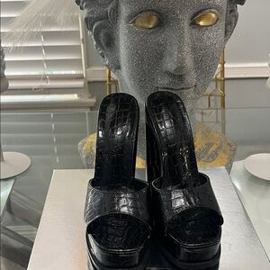 Stylish Black Croc-Embossed Women's Platform Mules